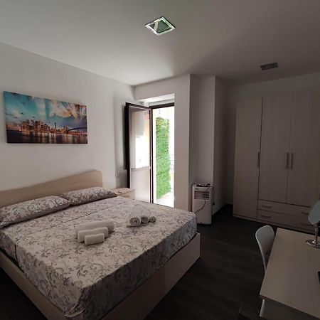 B&B Tucci 2 Ciro Marina Exterior photo