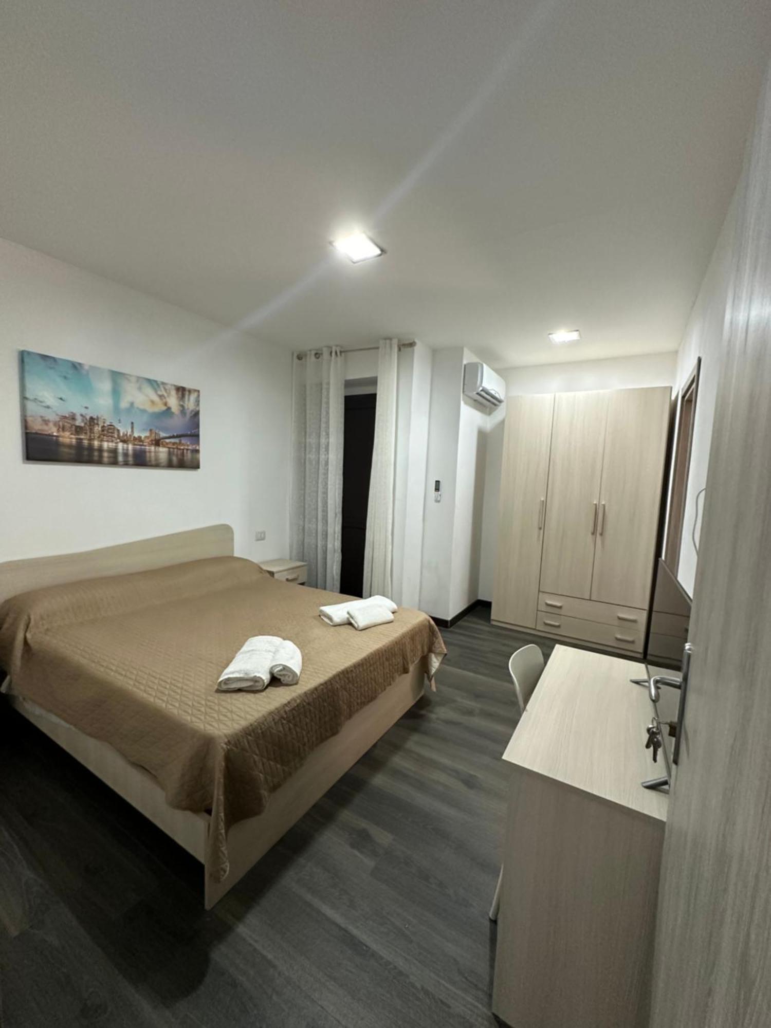 B&B Tucci 2 Ciro Marina Exterior photo
