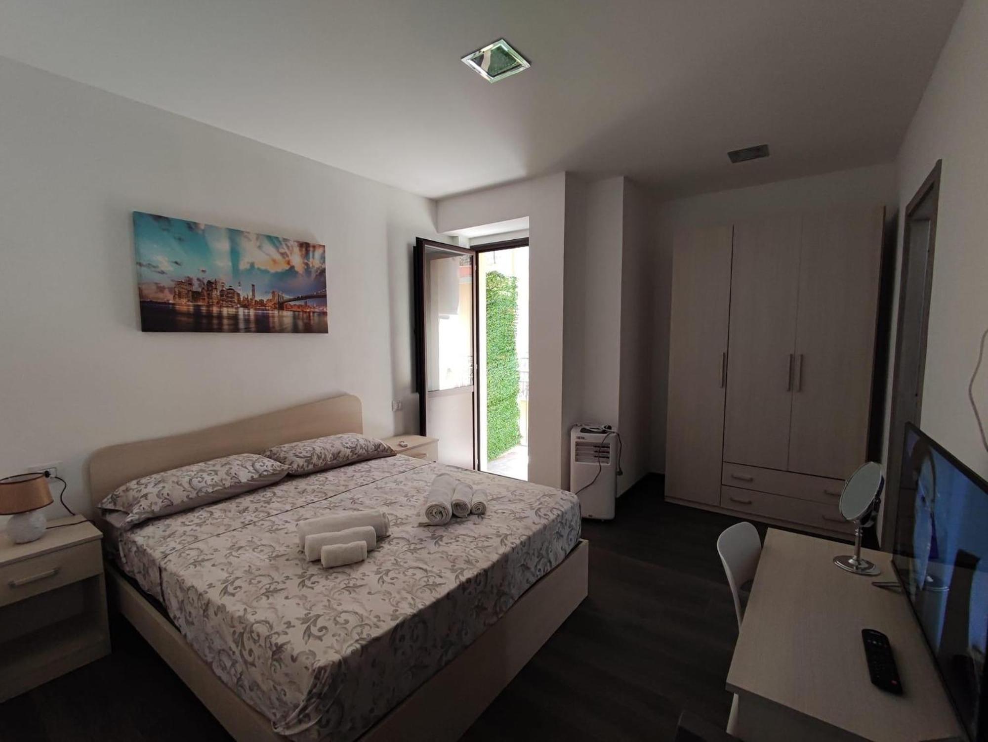 B&B Tucci 2 Ciro Marina Exterior photo